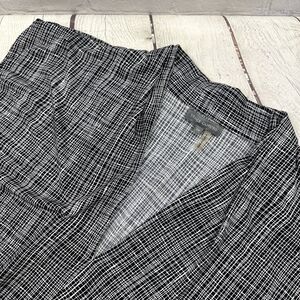 Vince Camuto Black and White Short Sleeve Graphic Tee